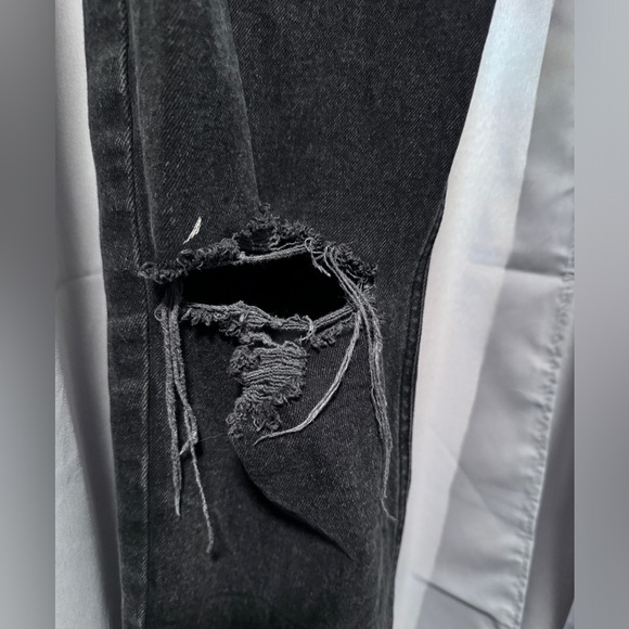 Abercrombie and Fitch Ankle Jeans - Picture 2 of 8